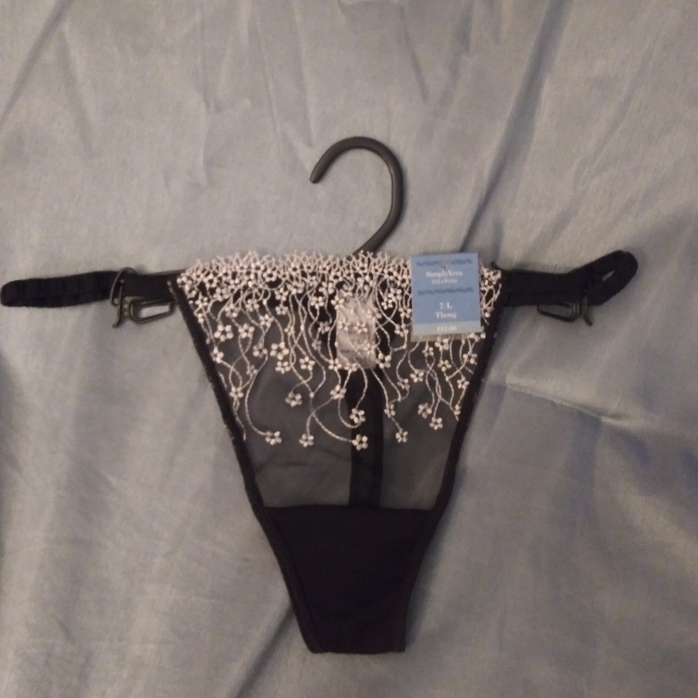 NWT Simply Vera Vera Wang Thong Panty